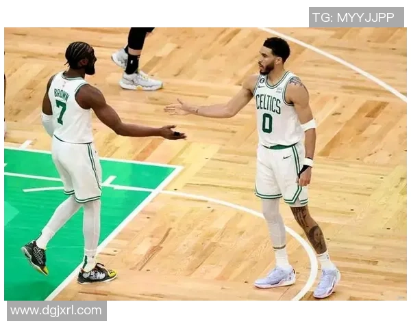 热火凯尔特人东部决赛第五场激战回顾与精彩瞬间分析